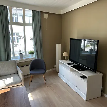 Large And 5 Apartment *